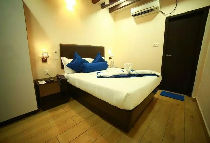 هتل Sapphire Inn
