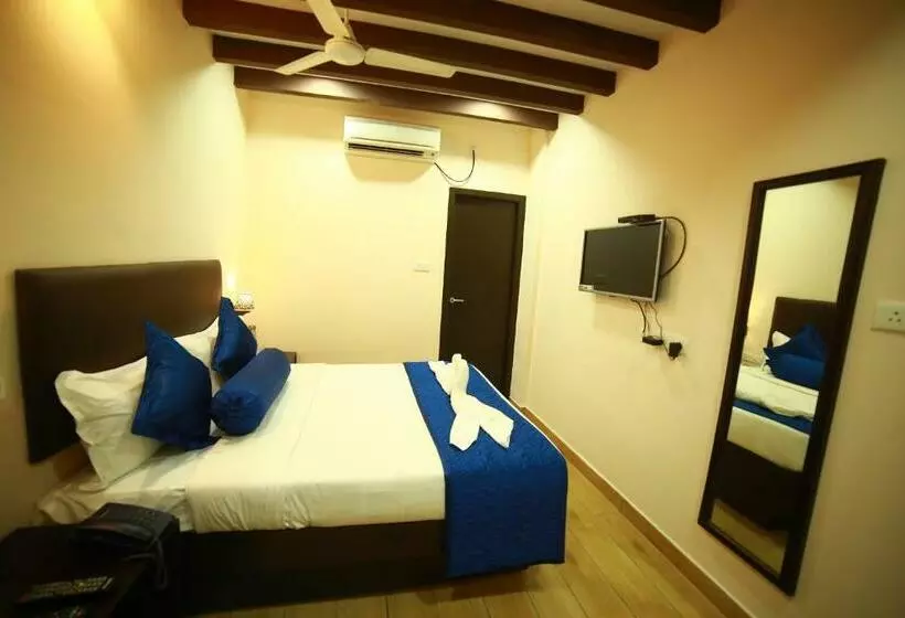 هتل Sapphire Inn