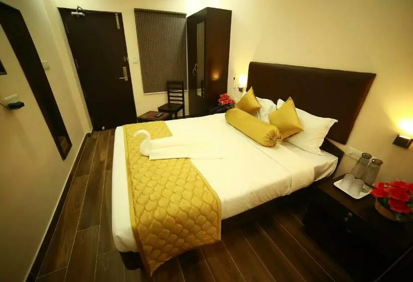 هتل Sapphire Inn