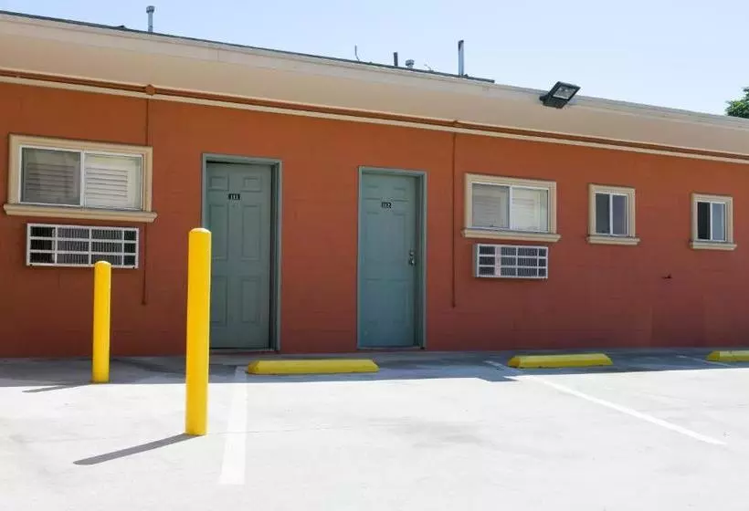 Merle Motel