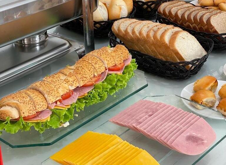 ユースホステル Penha Parque Pousada