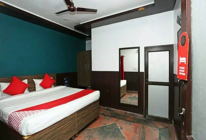 Hotelli Oyo 16116 Ashoka