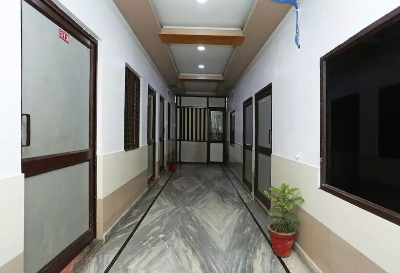 Hotelli Oyo 16116 Ashoka