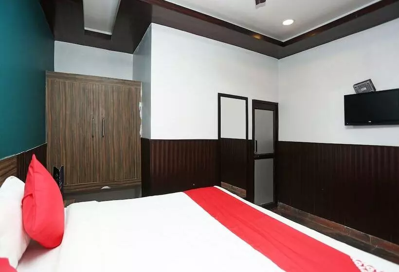 Hotelli Oyo 16116 Ashoka