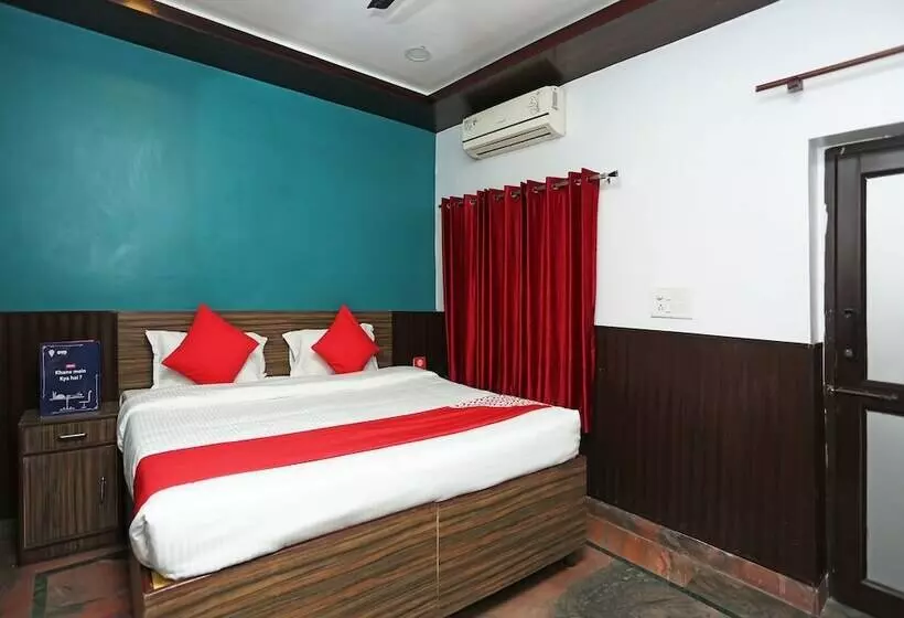 Hotelli Oyo 16116 Ashoka