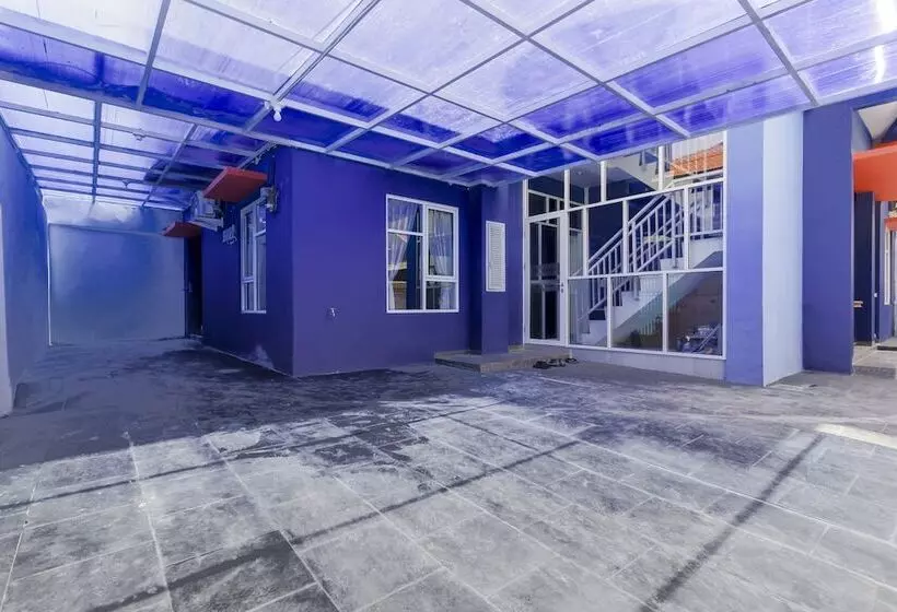 ペンション Reddoorz Syariah Near Metropolitan Mall Bekasi