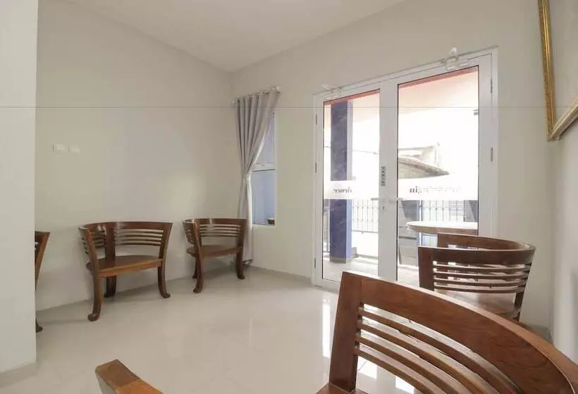 ペンション Reddoorz Syariah Near Metropolitan Mall Bekasi