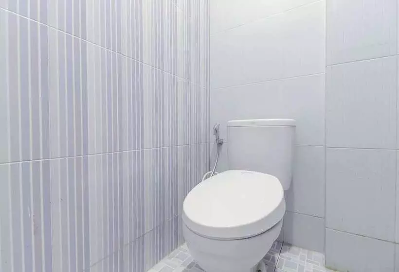 ペンション Reddoorz Syariah Near Metropolitan Mall Bekasi