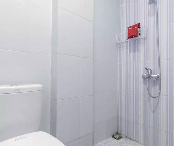 ペンション Reddoorz Syariah Near Metropolitan Mall Bekasi