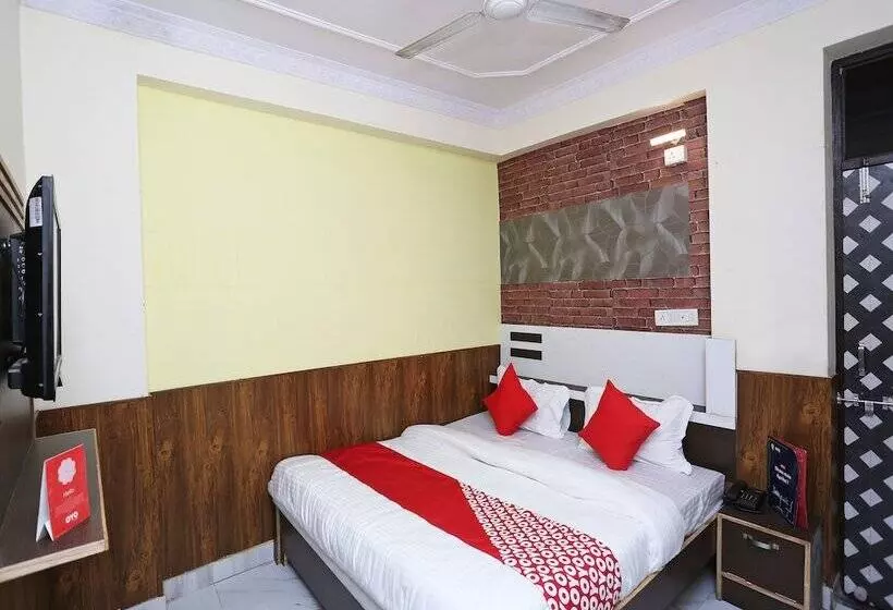 Oyo 15994 Hotel Bullet Inn & Lounge