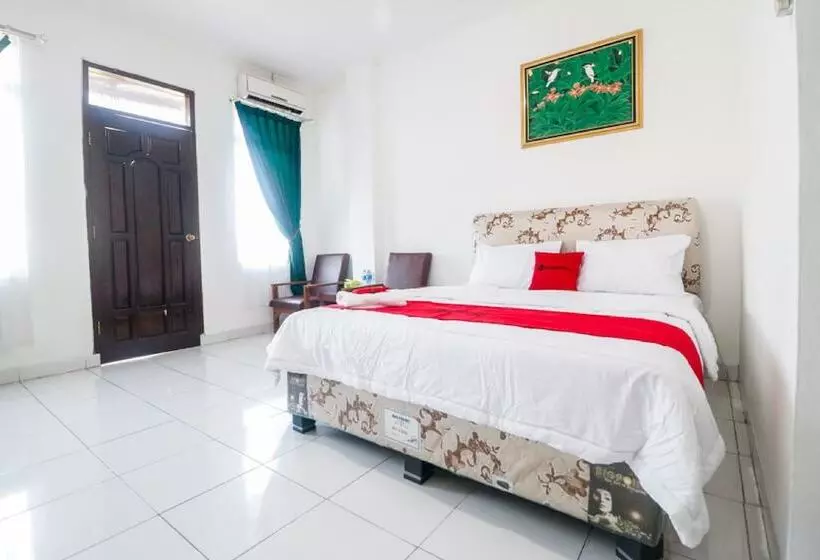 ペンション Reddoorz @ Jalan Diponegoro Lampung