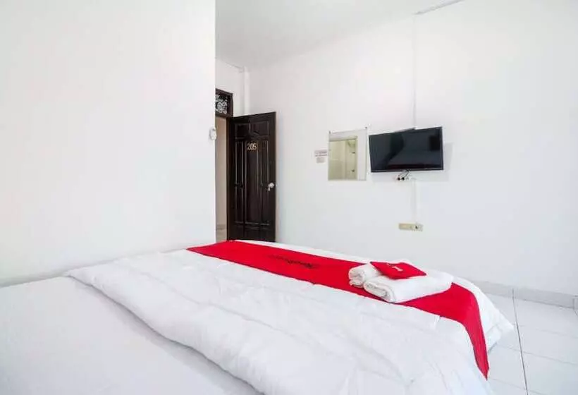 ペンション Reddoorz @ Jalan Diponegoro Lampung