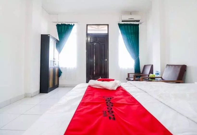 ペンション Reddoorz @ Jalan Diponegoro Lampung
