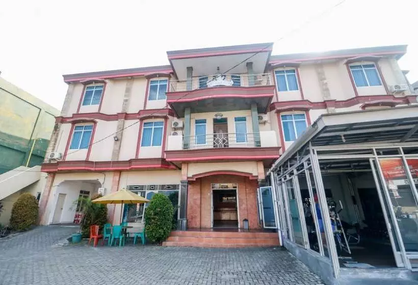 ペンション Reddoorz @ Jalan Diponegoro Lampung