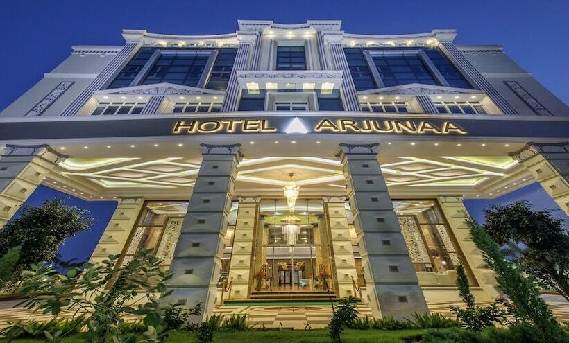 ホテル Arjunaa