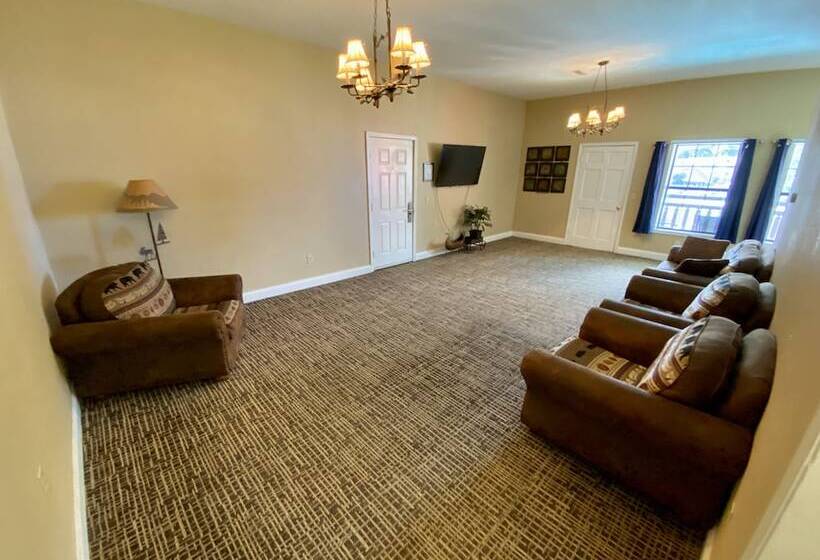 فندق على الطريق Riverchase Lodge