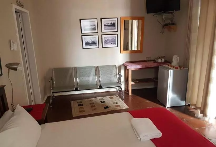 ペンション Crane Cottage