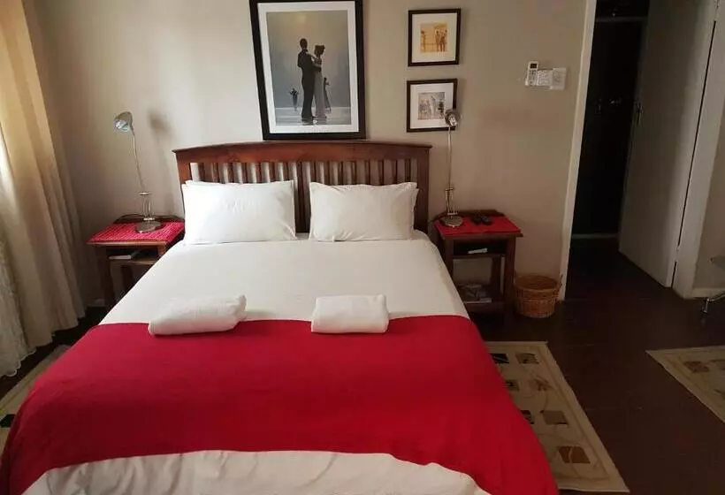 ペンション Crane Cottage