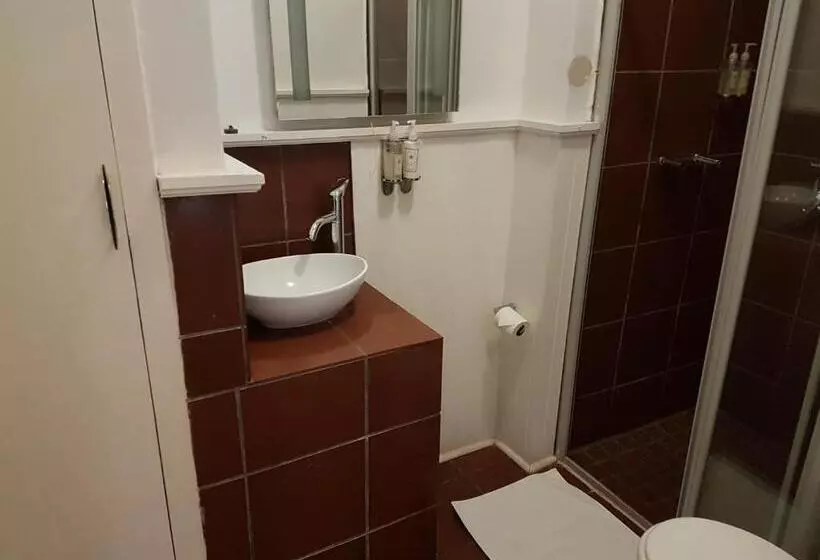 ペンション Crane Cottage