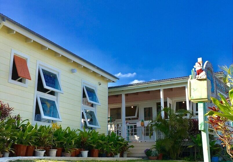 Pensão Guest House One One One