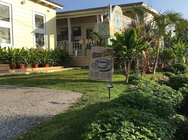 Pensão Guest House One One One