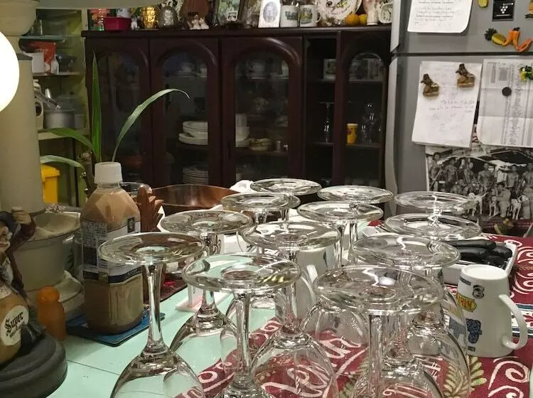 ペンション Guest House One One One