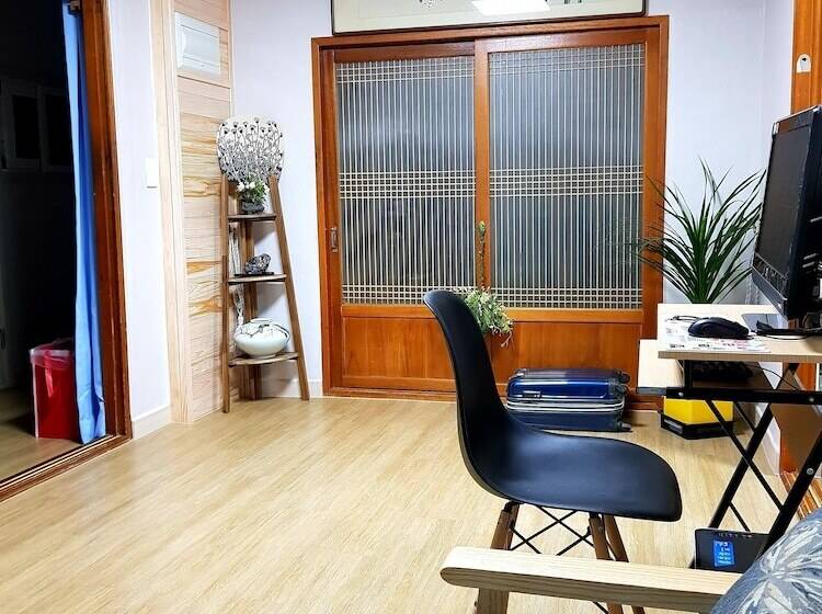 Cămin Dal Garam Guesthouse 외국인 전용