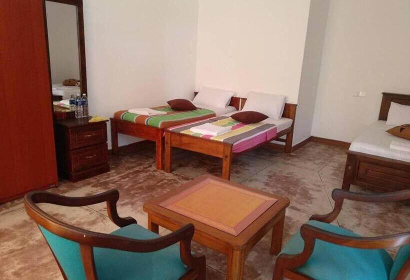 Bed and Breakfast Ocean Gate Negombo