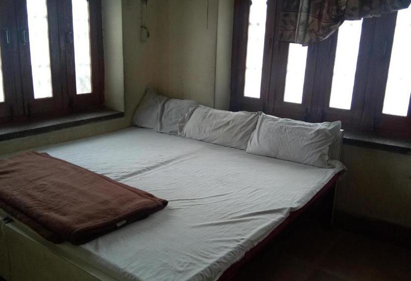 Отель Budget Stay In Naya Bazaar