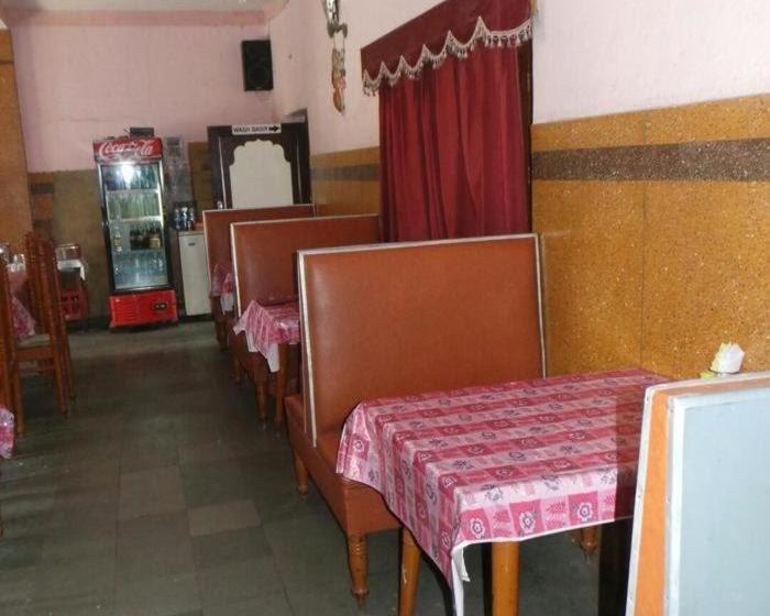 Отель Budget Stay In Naya Bazaar