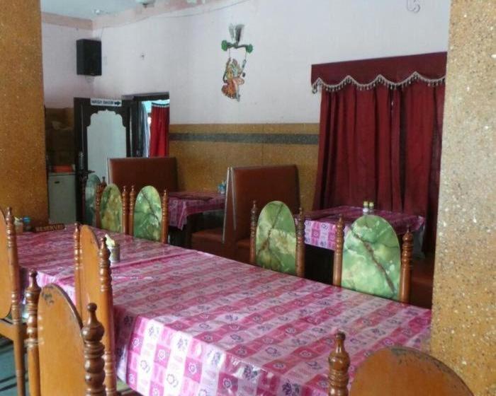 Отель Budget Stay In Naya Bazaar