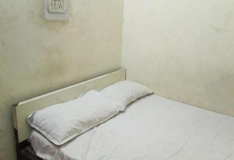 Отель Budget Stay In Naya Bazaar