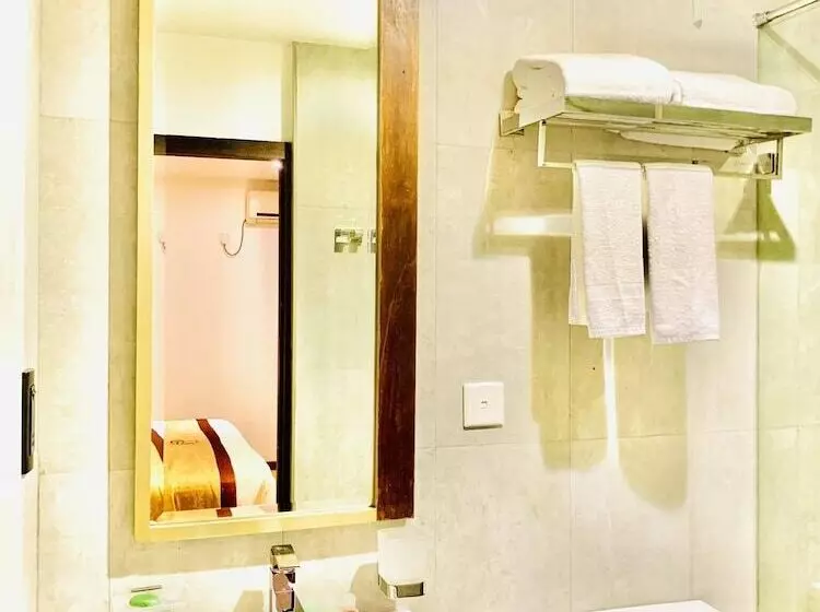 City Hotel Colombo 02