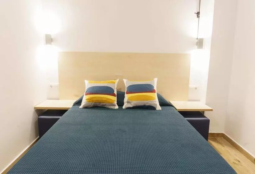 Take Surf Hostel Conil