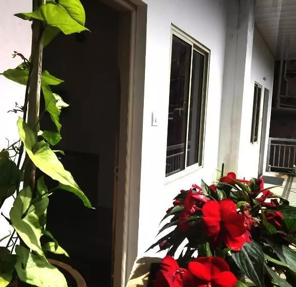 ベッドアンドブレックファースト Landy Queen