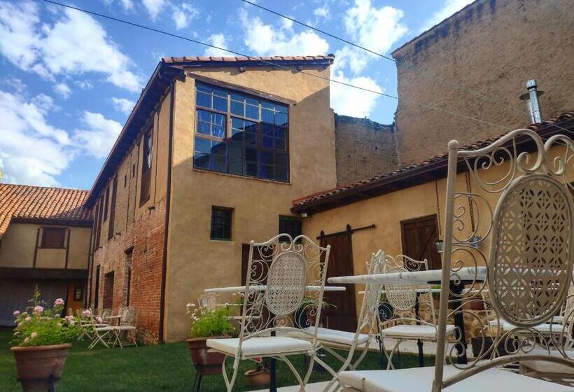 Casa De Los Hidalgos   Hostel