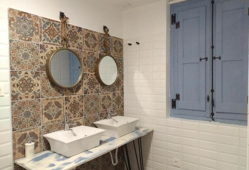 Casa De Los Hidalgos   Hostel