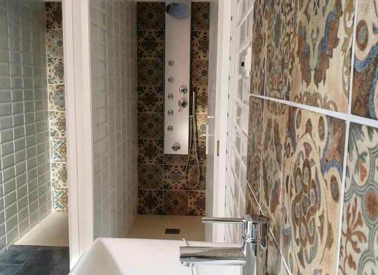 Casa De Los Hidalgos   Hostel