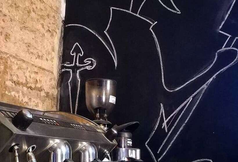 Casa De Los Hidalgos   Hostel