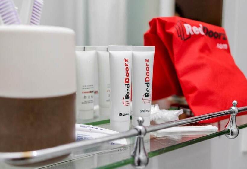 بنسيون Reddoorz Near Supermall Karawaci 2