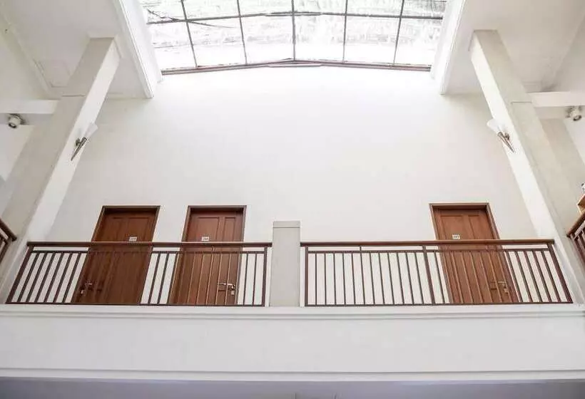 ペンション Reddoorz Near Supermall Karawaci 2