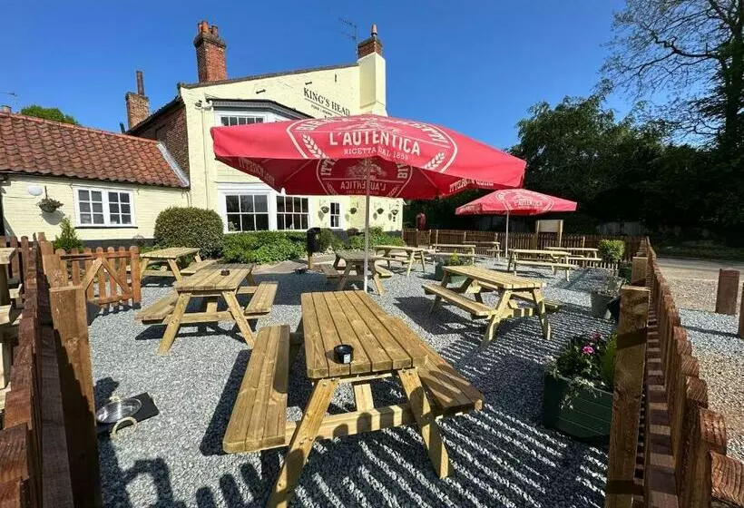هاستل Kings Head Coltishall