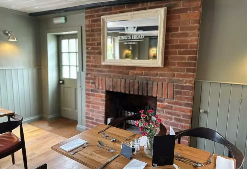 هاستل Kings Head Coltishall
