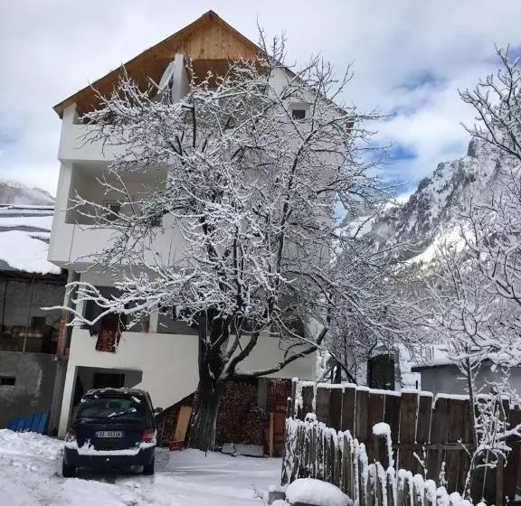 Majatalo Guesthouse Skender Selimaj