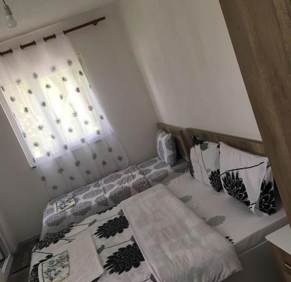 펜션 Guesthouse Skender Selimaj