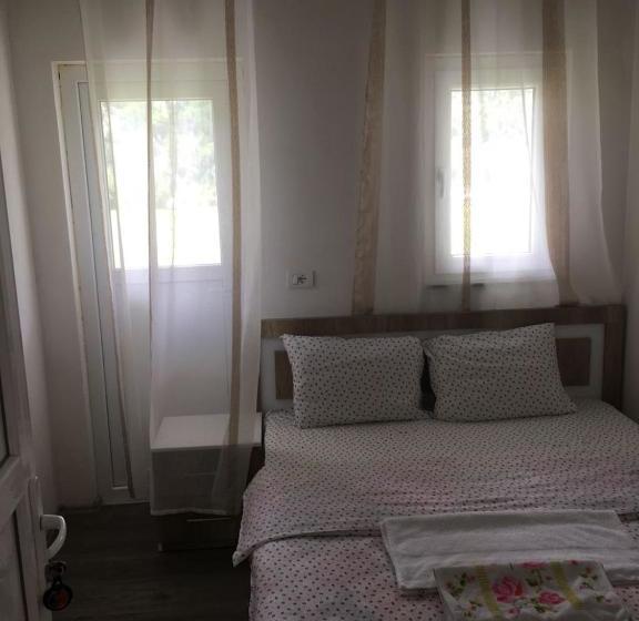 펜션 Guesthouse Skender Selimaj