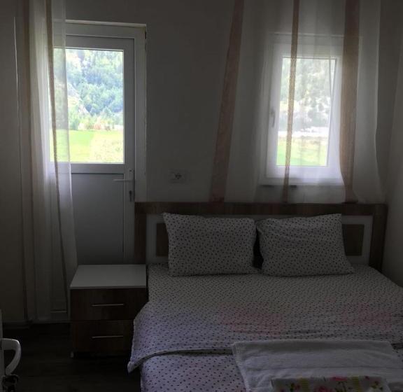 펜션 Guesthouse Skender Selimaj