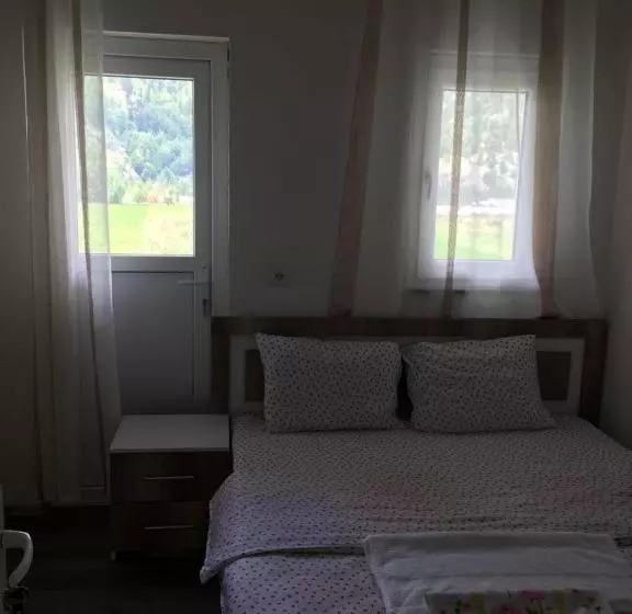 Majatalo Guesthouse Skender Selimaj