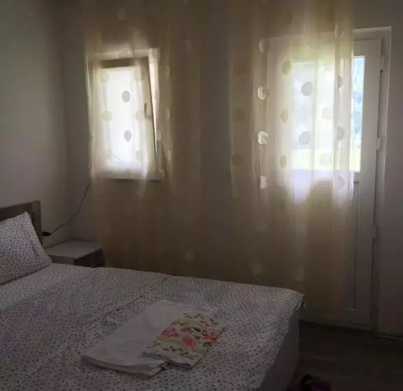 Majatalo Guesthouse Skender Selimaj