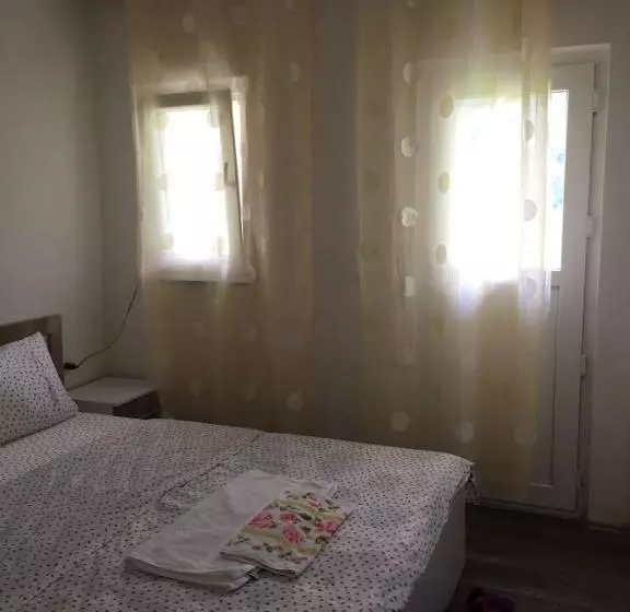 Majatalo Guesthouse Skender Selimaj